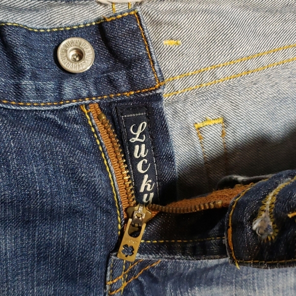 Classic & Lightly worn Lucky brand denim shorts - Picture 4 of 6